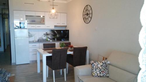 Apartments with WiFi Novi Vinodolski - 17715 Novi Vinodolski