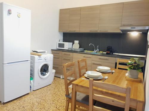 Spacious 110m2 2bedrooms 2bathrooms Center Athens in Votanikos