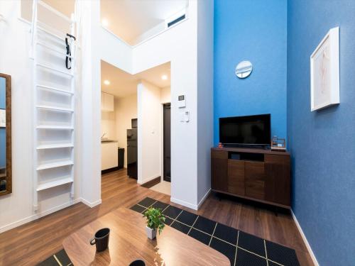 Apartment - No Cleaning for Consecutive Night Stays image 6