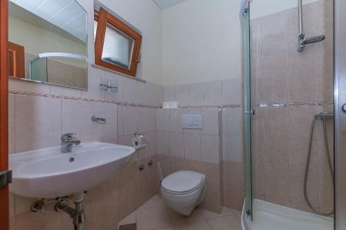 One-Bedroom Apartment with Terrace image 3