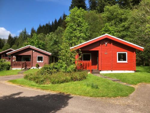 Pucks Glen Lodges - Cosy Lodges in a Woodland Setting 1