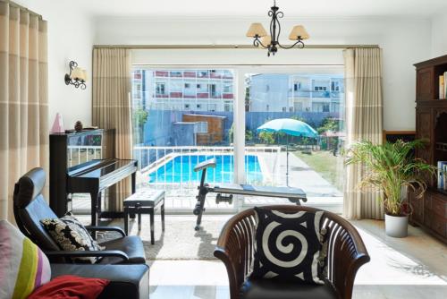  Carcavelos Beira luxury suites, Pension in Cascais