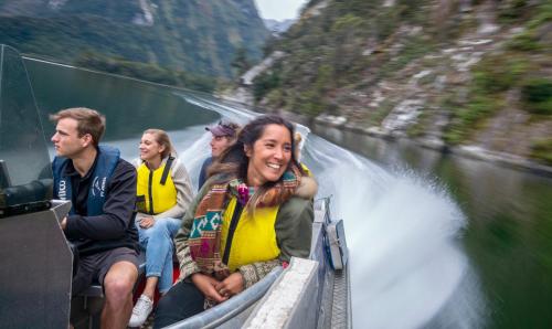 Milford Sound Overnight Cruise - Fiordland Discovery 4