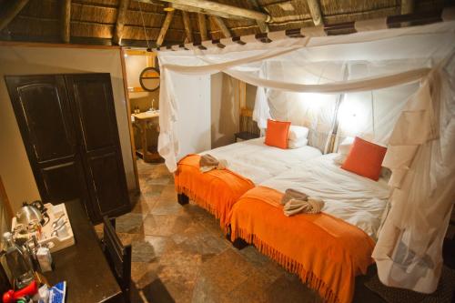 Omarunga Lodge & Campsite