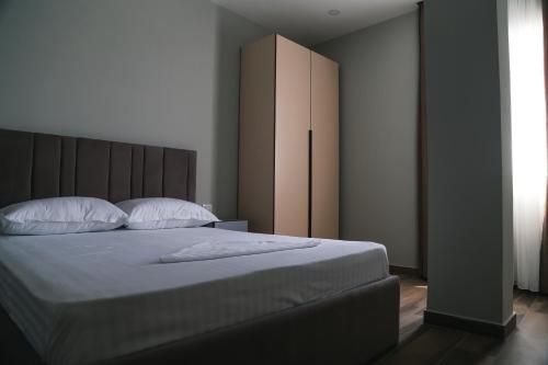 Deluxe Double Room image 2