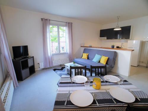 Au 36, Les Apparts Hotel Joigny in Joigny