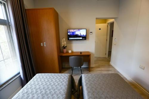 Home Hotel - image 8