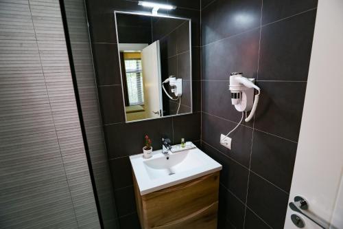 Home Hotel, Tirana (foto 11)