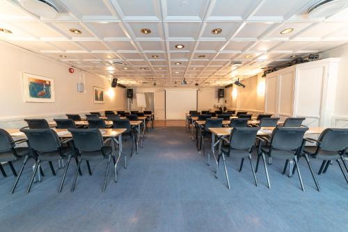 Thon Hotel Sandnes - image 7