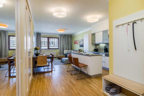 Luxury Center APT Garage Parking by Michal&Friends, Praha (fotografie 5)