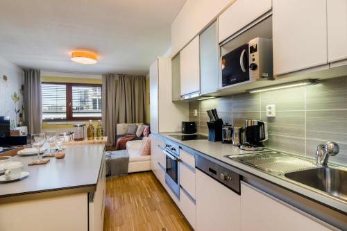 Luxury Center APT Garage Parking by Michal&Friends, Praha (fotografie 3)