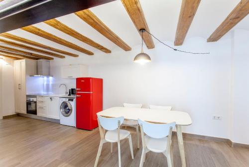 One-Bedroom Apartment image 9