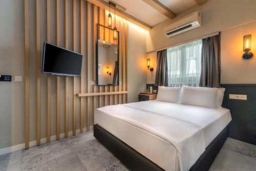 1 queen bed