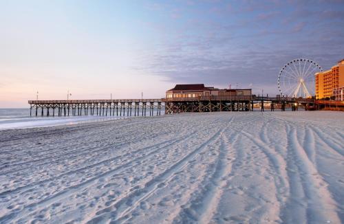 New Listing! Beach Retreat With Pool Steps To Ocean Condo - main image