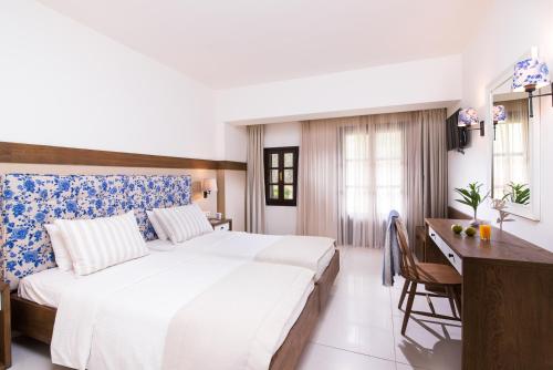 2 twin beds