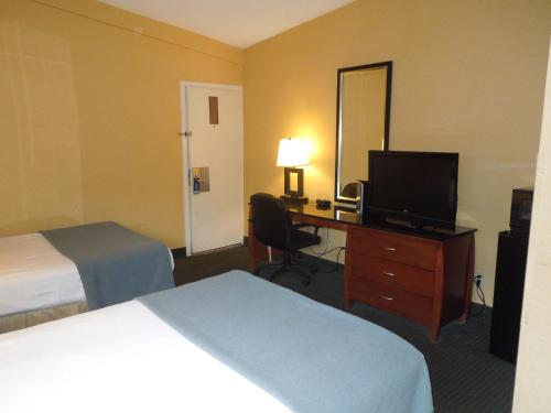 Travelodge by Wyndham Silver Spring