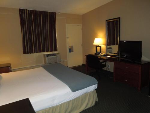 Travelodge by Wyndham Silver Spring