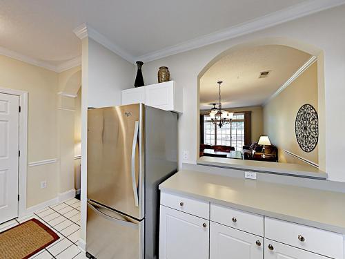 New Listing! Coastal Condo With Pools On Golf Course Condo - image 7