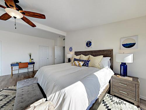 New Listing! Bodega Bay Oasis Walk To Beach Home - image 12