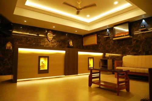 Ashoka Inn Chottanikkara in Manakunnam