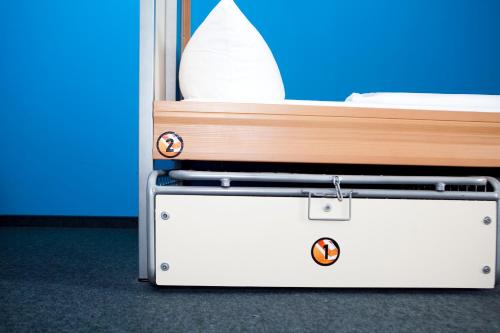 1 bunk bed