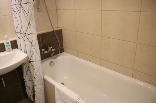 Corvin holiday Apartments hotel - image 10