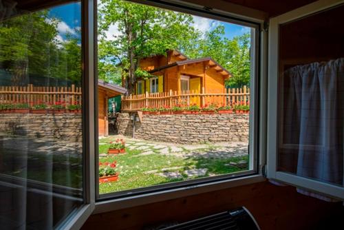 Tuvākā izklaides vieta, Glamping Villaggio Parco Dei Castagni 4 stelle in Montecreto