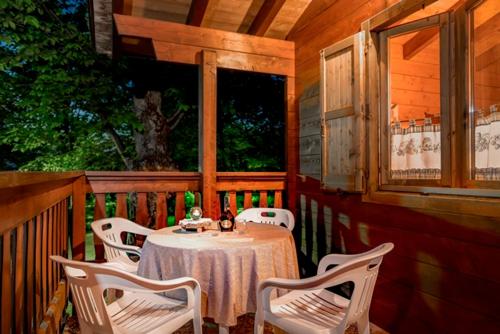Glamping Villaggio Parco Dei Castagni 4 stelle in Montecreto