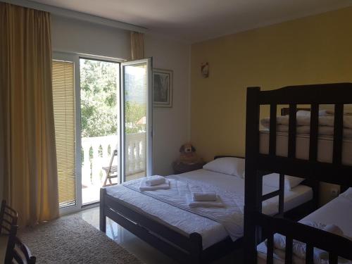 Apartments Sandra in Radovici