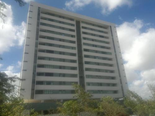 Apto no Universitário - Ed Mr. Teneriff 401