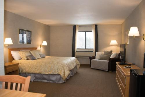 Deluxe King Suite