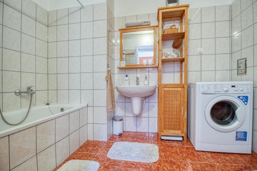 Farkaskő Vendégház - image 5