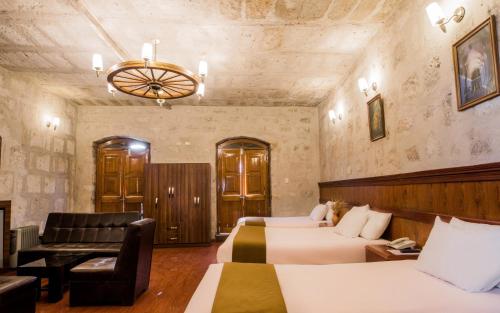 Triple Room image 2