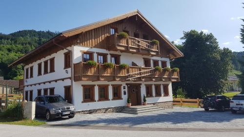 Amadehaus - image 4