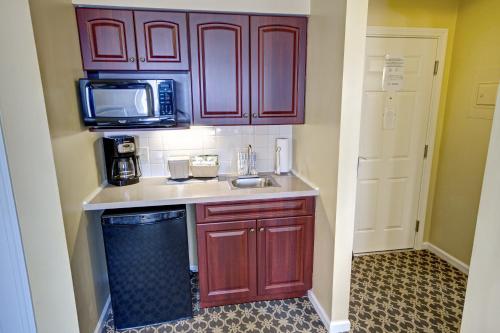 Club Wyndham Bay Voyage Inn - main image