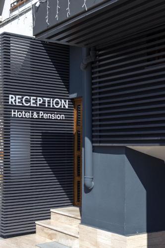 Hotel Bliss - image 3