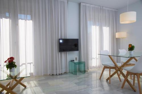 Domus Apartamentos Granada con parking gratuito en pleno centro - image 5