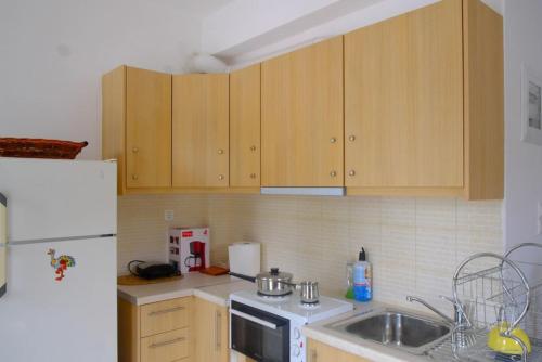 Apartment with sea view and balcony 60m from beach, Ägina Stadt (Foto 7)