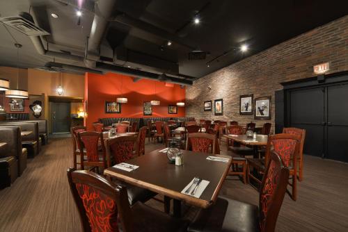 Étterem, Prestige Hotel Vernon in Vernon