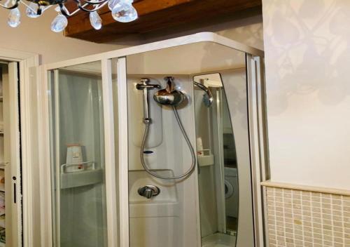 whouse suite GOLD TOWERS - image 2
