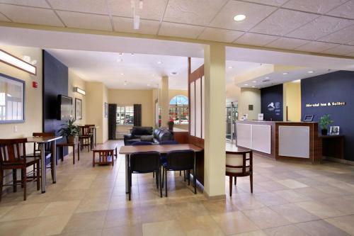 Microtel Inn & Suites by Wyndham Kearney