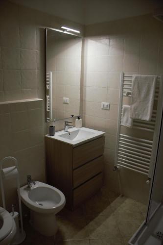 Bathroom, B&B La Vecchia Osteria in Montereale (L'Aquila)