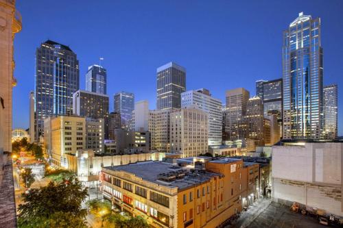Newmark Tower Seattle (WA)