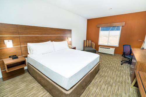 Holiday Inn Express & Suites Las Vegas SW Springvalley, an IHG Hotel