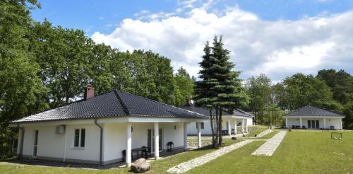 2 bedrooms, 5 beds