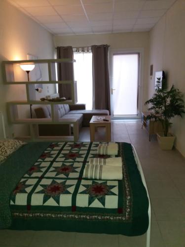  LEMON STUDIO PERAIA, Ferienwohnung in Skála Neón Epivatón