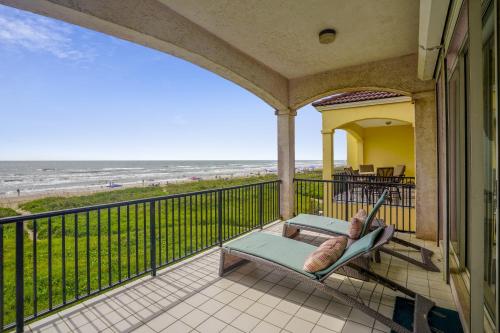 B&B South Padre Island - Incredible Views From Oceanfront 3 Bedroom Townhouse Townhouse - Bed and Breakfast South Padre Island