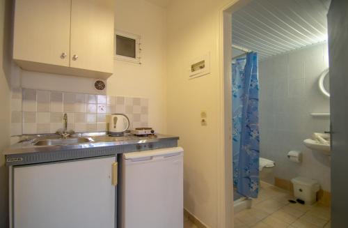 Agoulos Beach Hotel - image 12