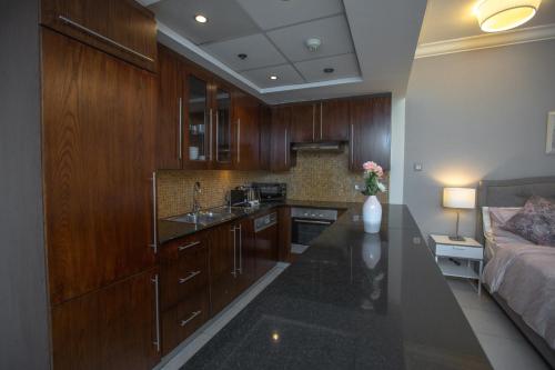 Prime Retreats - Downtown Dubai, Dubai (photo 7)