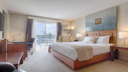 Superior Queen Room with River View